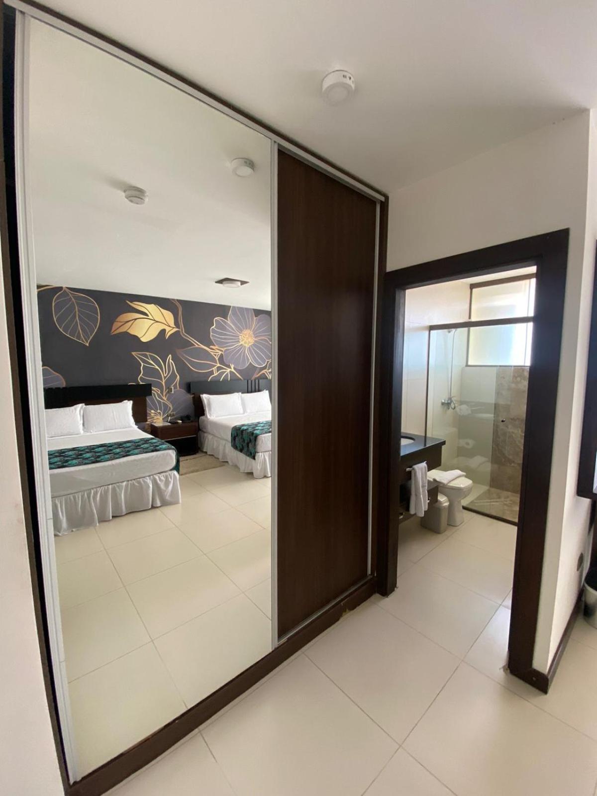 Mai Suites Apart Hotel Santa Cruz de La Sierra Buitenkant foto